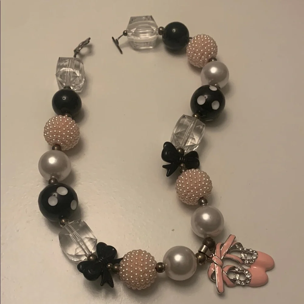 Chic Pink and Black Beaded Necklace with Pendant - Picture 9 of 12